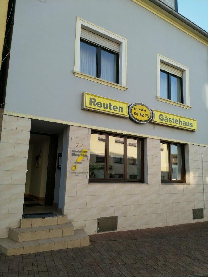 Gastehaus Reuten Bed and Breakfast Ensdorf Exteriör bild